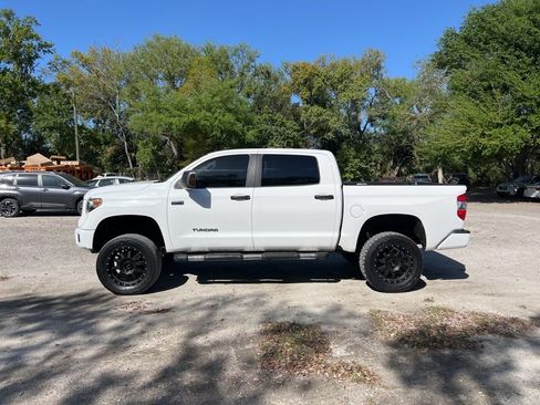 Used 2020 Toyota Tundra SR5 w/ SR5 Upgrade Package image 16