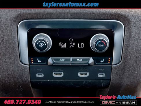 Used 2021 Chevrolet Tahoe Z71 w/ Luxury Package AWD/4WD image 44