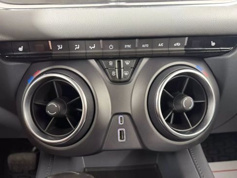 Used 2020 Chevrolet Blazer LT image 21