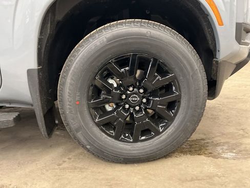 New 2026 Nissan Frontier SV AWD/4WD image 12