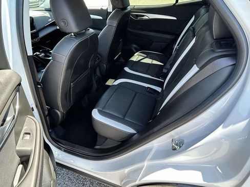 Used 2025 Buick Envision Sport Touring AWD/4WD image 8