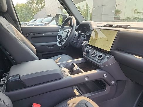 New 2026 Land Rover Defender 130 X-Dynamic SE AWD/4WD image 20