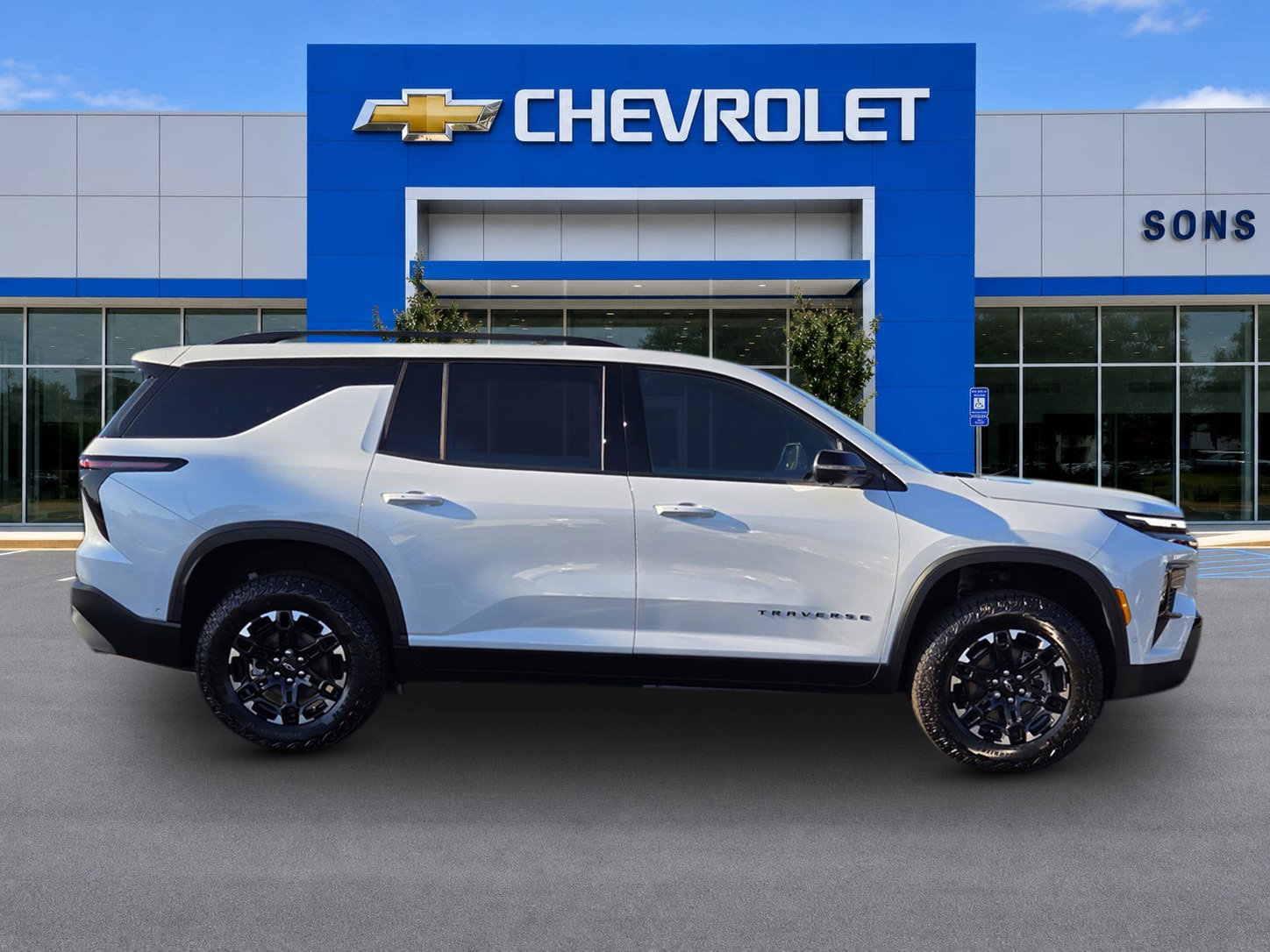 New 2027 Chevrolet Traverse Z71 w/ Enhanced Driving Package AWD/4WD image 4