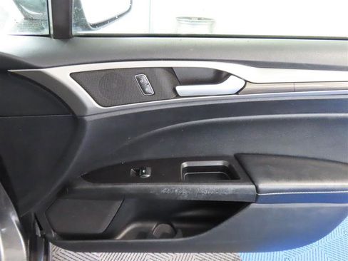 Used 2019 Ford Fusion SEL image 36