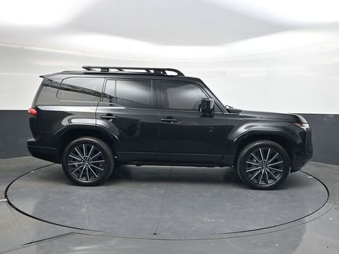 Used 2024 Lexus GX 550 w/ Accessory Package (31) image 3