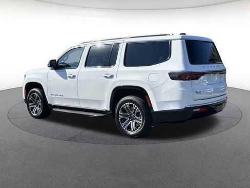 Certified 2025 Jeep Wagoneer 4WD image 3
