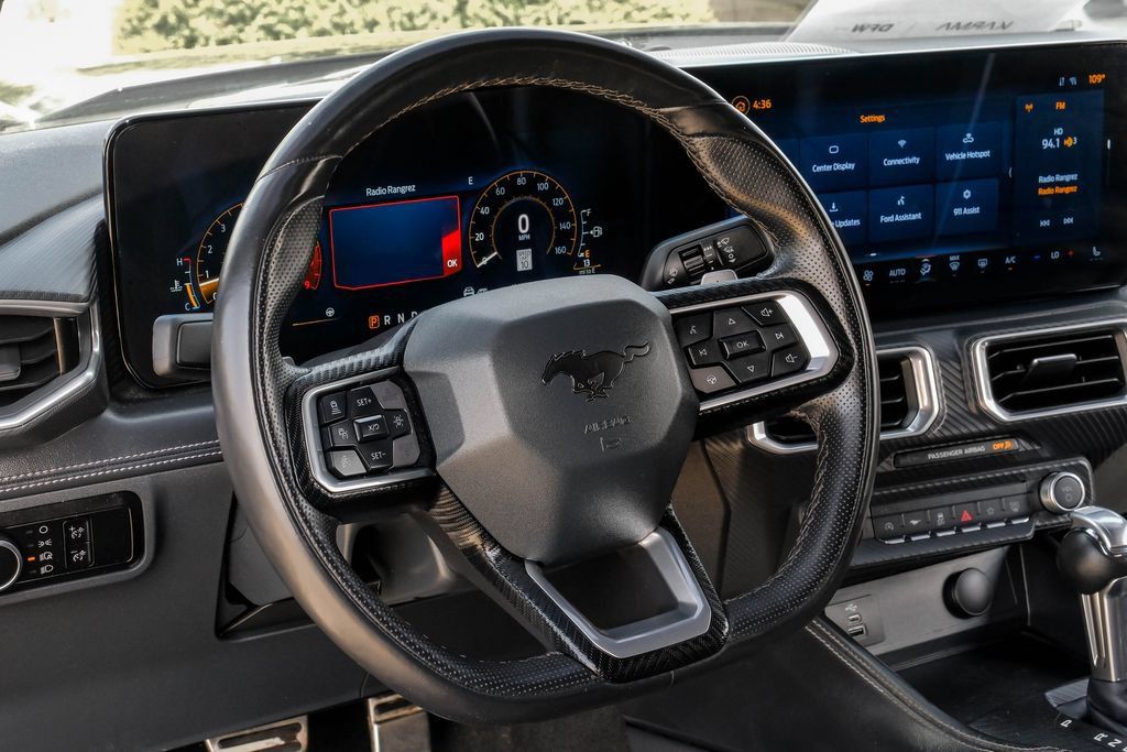 Used 2025 Ford Mustang GT Premium RWD image 13