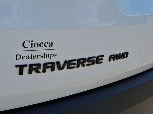 Used 2023 Chevrolet Traverse RS AWD/4WD image 32