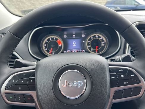 Used 2022 Jeep Cherokee Latitude Lux image 14