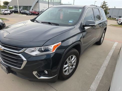 Used 2019 Chevrolet Traverse LT FWD image 1