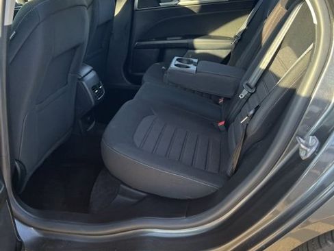 Used 2019 Ford Fusion SE image 21