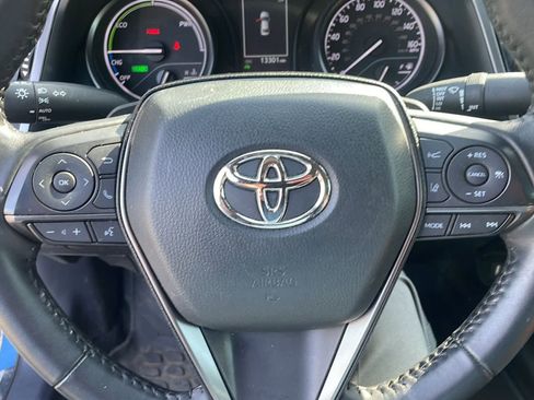 Used 2023 Toyota Camry SE FWD image 17