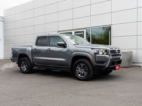 Used 2025 Nissan Frontier SV AWD/4WD image 29
