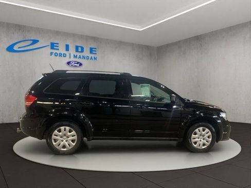 Used 2017 Dodge Journey SE image 4