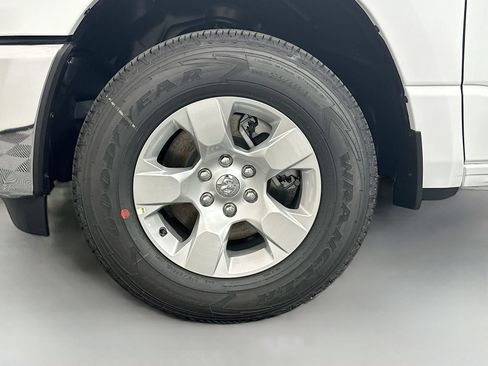 New 2026 RAM 1500 Big Horn AWD/4WD image 30