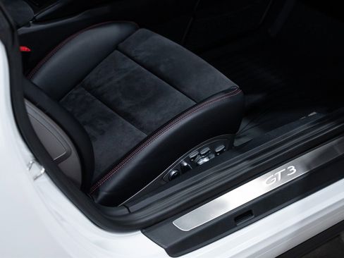 Used 2016 Porsche 911 GT3 image 31