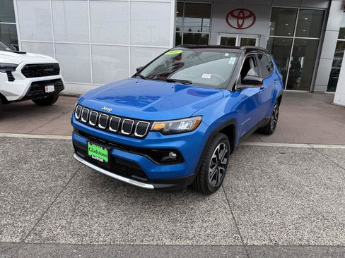 Used 2022 Jeep Compass Limited AWD/4WD image 2