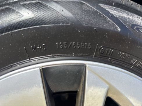 Used 2018 Toyota Prius Four image 32