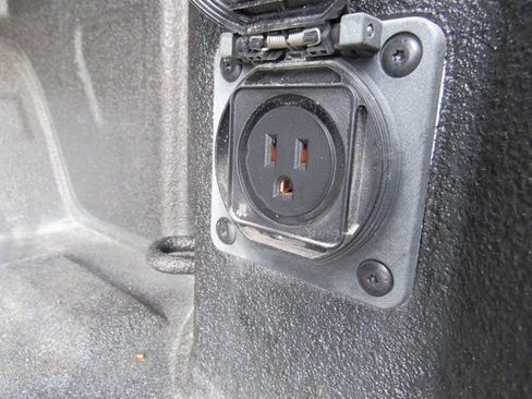 Used 2023 GMC Sierra 1500 SLE image 27