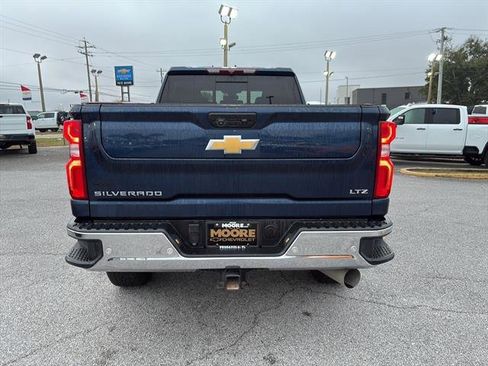 Used 2022 Chevrolet Silverado 2500 LTZ w/ LTZ Plus Package image 6