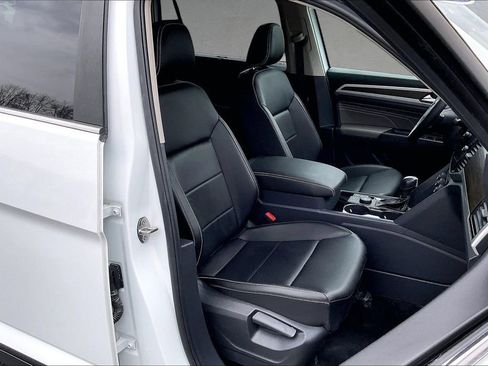 Used 2023 Volkswagen Atlas SE image 29