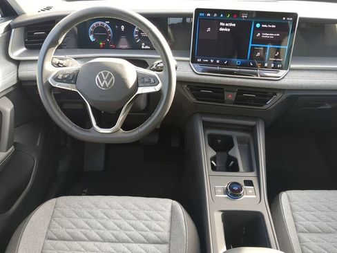 Certified 2025 Volkswagen Tiguan S image 12