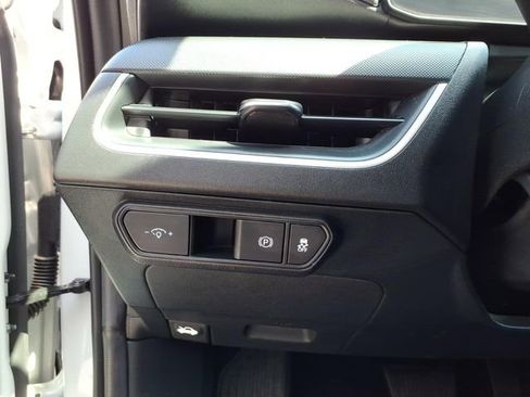 Used 2025 Kia K4 FWD image 25