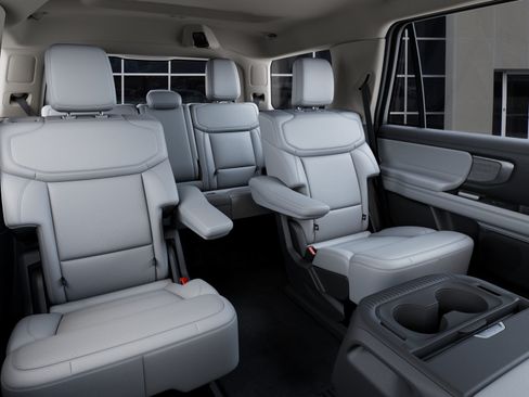 New 2027 Ford Expedition Platinum AWD/4WD image 11
