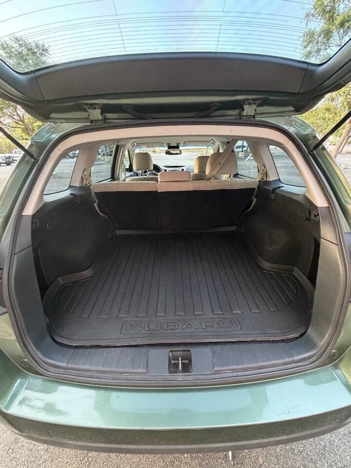 Used 2014 Subaru Outback 2.5i w/ Alloy Wheel Package AWD/4WD image 11