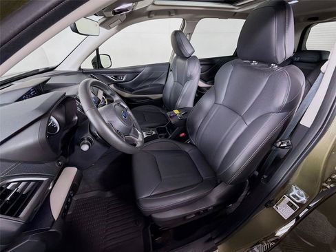 Used 2024 Subaru Forester Limited AWD/4WD image 2