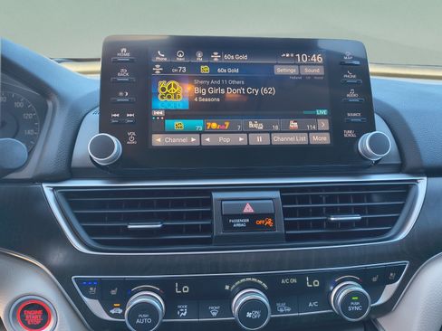 Used 2018 Honda Accord Touring image 23
