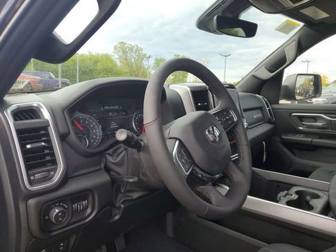 New 2026 RAM 1500 4x4 Crew Cab image 13