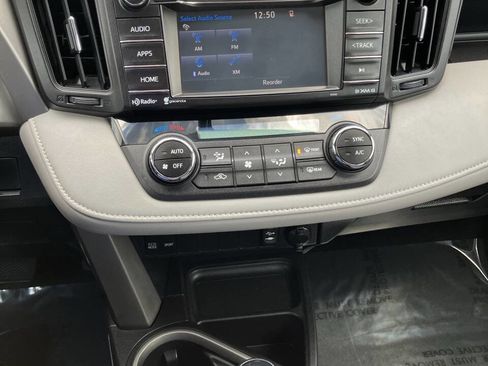 Used 2016 Toyota RAV4 XLE AWD/4WD image 13
