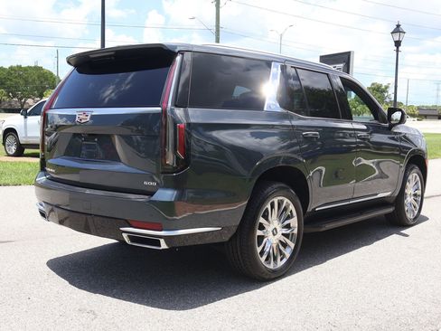 Used 2021 Cadillac Escalade Premium Luxury RWD image 5