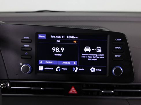 Certified 2024 Hyundai Elantra SE FWD image 9