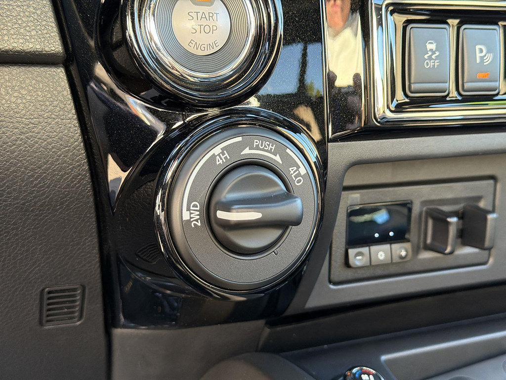 Used 2021 Nissan Titan Platinum Reserve w/ Moonroof Package AWD/4WD image 38