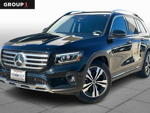 Used 2025 Mercedes-Benz GLB 250 image 1