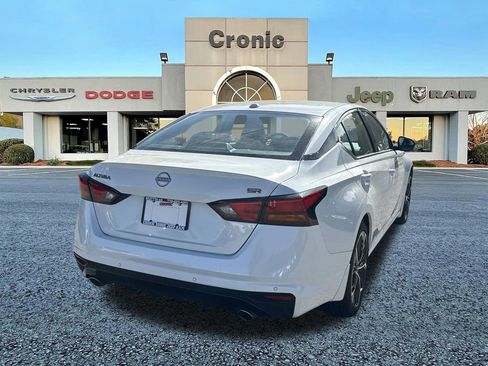 Used 2024 Nissan Altima 2.5 SR w/ SR Premium Package image 3