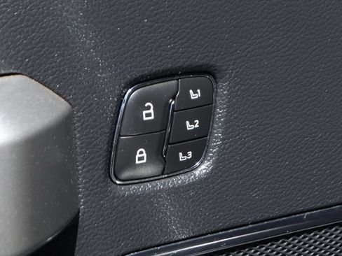 Used 2022 Ford F250 Lariat w/ Black Appearance Package AWD/4WD image 14