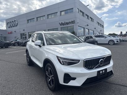 Certified 2025 Volvo XC40 B5 Core