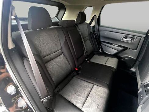Certified 2025 Nissan Rogue SV FWD image 20