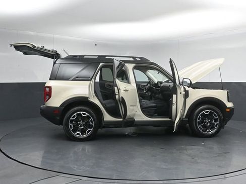 Certified 2025 Ford Bronco Sport Outer Banks w/ Outer Banks Tech Package+ AWD/4WD image 60