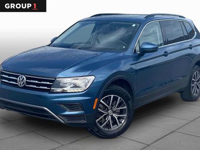 Used 2019 Volkswagen Tiguan SE w/ Panoramic Sunroof Package