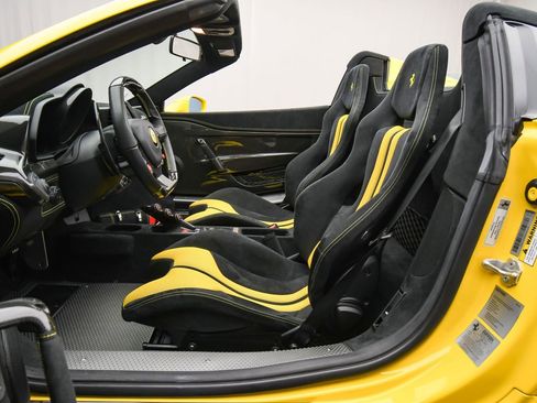 Used 2015 Ferrari 458 Speciale A image 17
