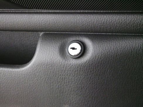 Used 2002 Ford Thunderbird image 31