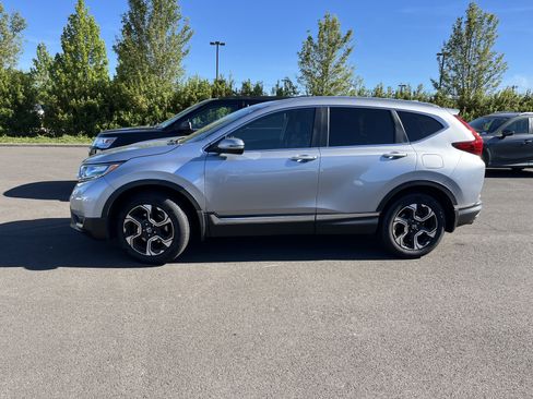 Used 2018 Honda CR-V Touring image 2