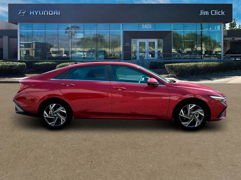 New 2025 Hyundai Elantra Limited image 9