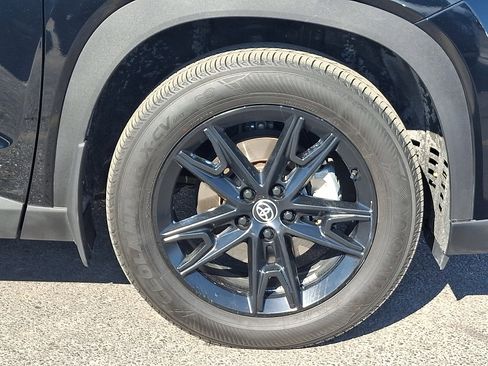 Used 2024 Toyota Grand Highlander Limited image 8