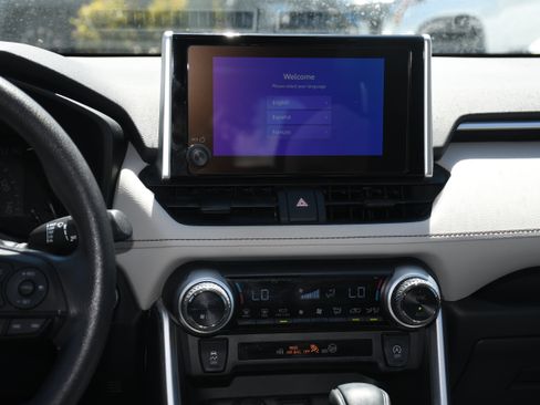 Used 2023 Toyota RAV4 XLE w/ Convenience Package FWD image 16
