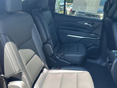 New 2026 Chevrolet Traverse LT w/ Driver Confidence Package AWD/4WD image 15